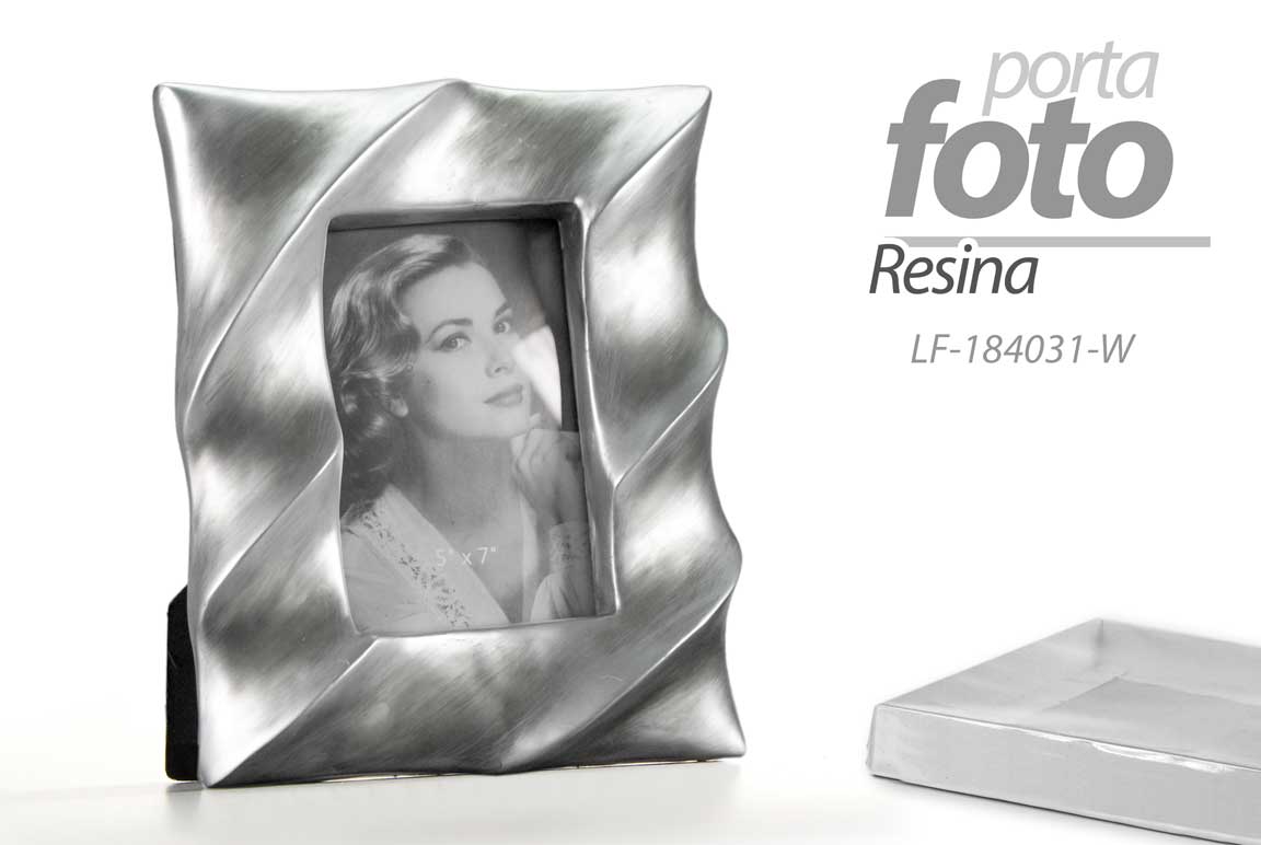 8025569475214 CORNICE PORTA FOTO 10*15 CM IN RESINA DELUXE STILE MODERNO DA TAVOLO I11 - immagine 1