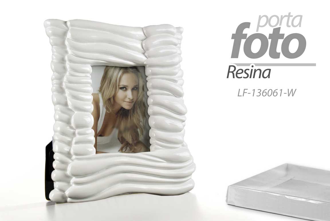 8025569588037 CORNICE PORTA FOTO 13*18 CM IN RESINA DELUXE STILE MODERNO DA TAVOLO - immagine 1