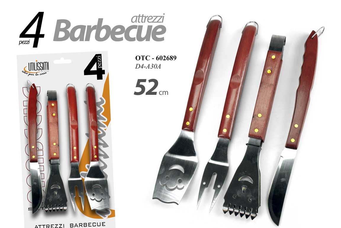 8025569602689 ATTREZZI BARBECUE 52 cm SET 4 PZ COLTELLO PINZA SPATOLA FORCHETTONE MANICO LEGNO - immagine 1