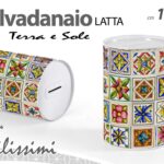 SALVADANAIO LATTA MONETE SENZA TAPPO RISPARMIO TERRA E SOLE COLOR 15*10 CM