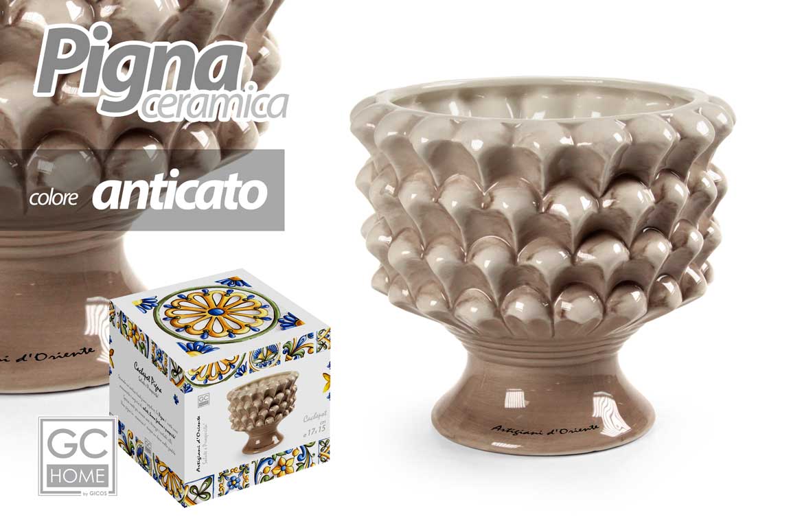 8025569862571 VASO PIGNA ANTICATO CERAMICA PIANTE FIORI PIGNE SEGNAPOSTO STIL SICILIA 18*20 cm - immagine 1
